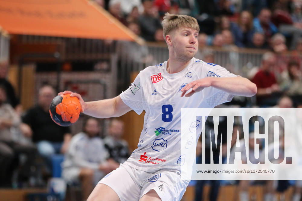 Handball Herren 2025 2026 2. Handball-Bundesliga 19. Spieltag 1. VfL Potsdam - Dessau-Roßlauer HV 06 MBS Arena Potsdam Julius Drachau (Dessau, 8, weiß) am Ball. Potsdam Brandenburg Deutschland