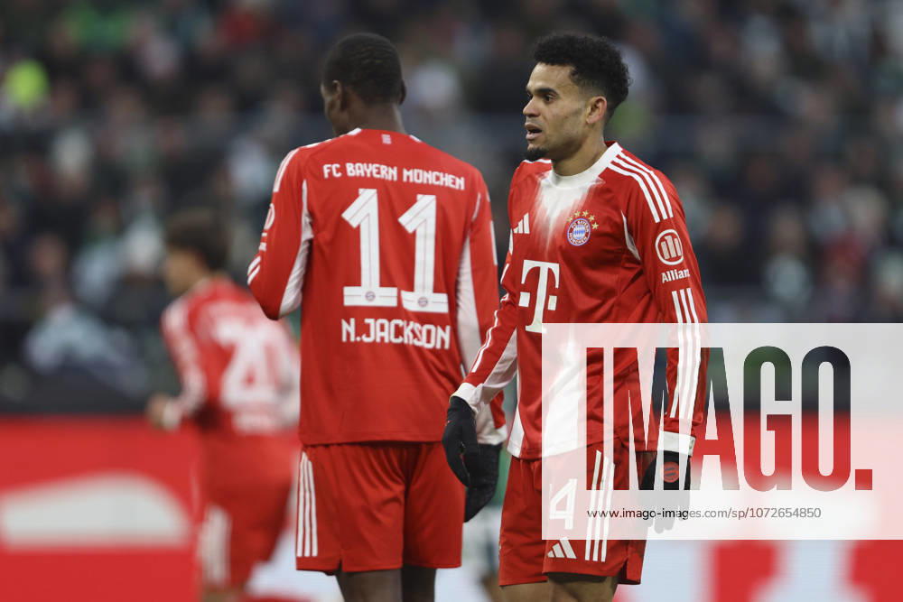 Luis Diaz (FC Bayern München) schaut waehrend des Spiels der Bundesliga zwischen SV Werder Bremen und FC Bayern München, Weserstadion am 14. February 2026 in Bremen, Deutschland. (Foto von Oliver Kaelke DeFodi Images) +++ Luis Diaz (FC Bayern München) looks on during the Bundesliga match between SV Werder Bremen and FC Bayern München at Weserstadion on February 14, 2026 in Bremen, Germany. (Photo by Oliver Kaelke DeFodi Images) DFL regulations prohibit any use of photographs as image sequences and or quasi-video. (Photo by Oliver Kaelke DeFodi Images) -