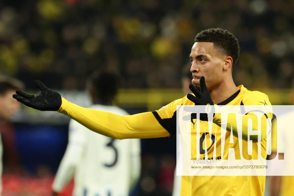 Dortmund, Germany, 17.02.26,Felix Nmecha (Borussia Dortmund) gestikuliert während des Spiels der Champions League Playoffs zwischen Borussia Dortmund - Atalanta Bergamo im Signal Iduna Park in Dortmund. (Photo by Joachim Bywaletz) DFB DFL REGULATIONS PROHIBIT ANY USE OF PHOTOGRAPHS AS IMAGE SEQUENCES AND OR QUASI-VIDEO.