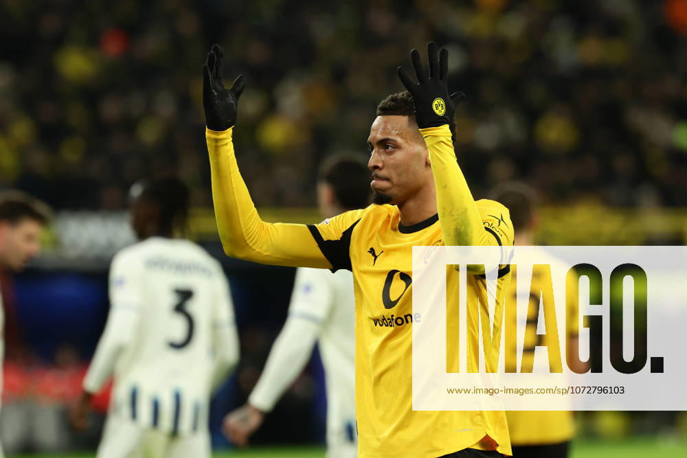 Dortmund, Germany, 17.02.26, Felix Nmecha (Borussia Dortmund) gestikuliert während des Spiels der Champions League Playoffs zwischen Borussia Dortmund - Atalanta Bergamo im Signal Iduna Park in Dortmund. (Photo by Joachim Bywaletz) DFB DFL REGULATIONS PROHIBIT ANY USE OF PHOTOGRAPHS AS IMAGE SEQUENCES AND OR QUASI-VIDEO.