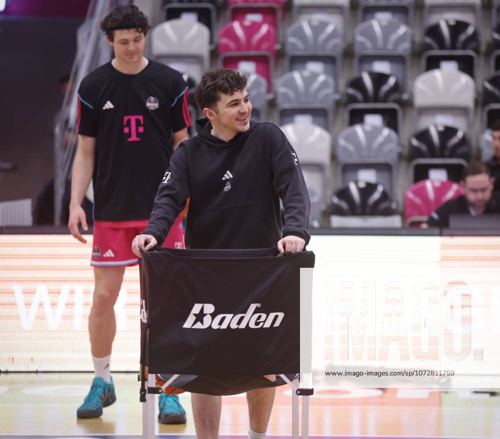 Co-Trainer Thomas Pennellier Telekom Baskets Bonn vs. Rasta Vechta 21. Speiltag - Saison 2025 26