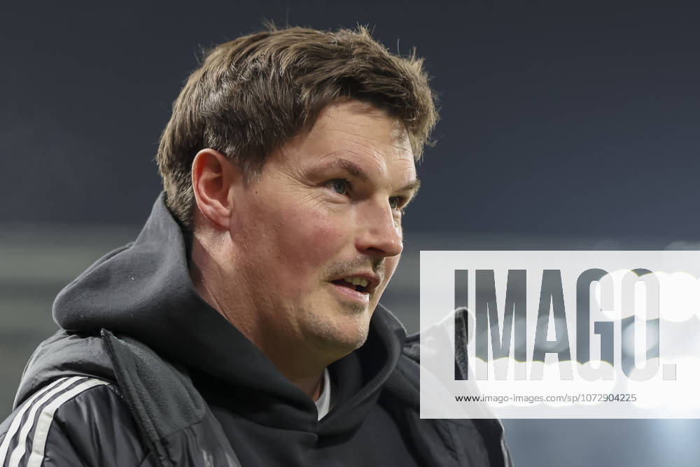 Merlin Polzin (Hamburger SV, Trainer) , Deutschland, Fussball, 1. Bundesliga, 23.Spieltag, 2025 2026, 1. FSV Mainz vs. Hamburger SV, 20.02.2026, Mainz Mewa Arena Deutschland