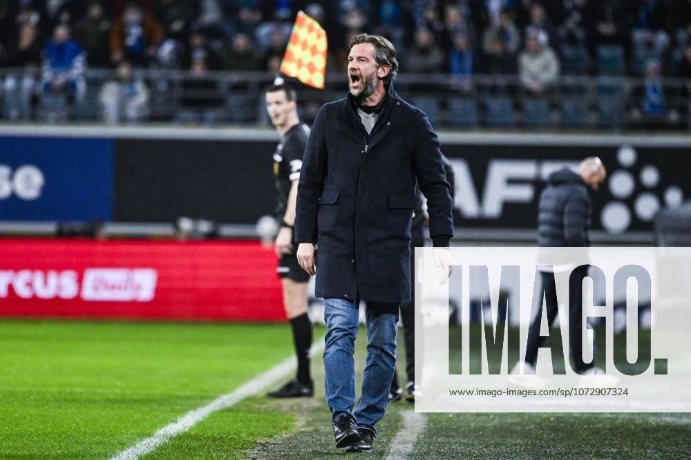 Gent s head coach Rik De Mil pictured during a soccer match between KAA Gent and Cercle Brugge, Friday 20 February 2026 in Gent, on day 26 of the 2025-2026 Jupiler Pro League first division of the Belgian championship. TOM GOYVAERTS TomxGoyvaerts x164358621x