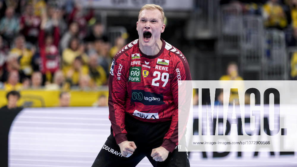 David Späth (Torwart, RNL, 29), Spieler der Rhein-Neckar-Löwen, Einzelbild, Einzelfoto, Aktion, Action, Jubel, jubeln, jubelt, celebration, Freude, freuen, freut sich, zuversichtlich, optimistisch, positiv, Spielszene, 20.02.2026, Mannheim (Deutschland), Handball, Bundesliga, Rhein-Neckar Löwen - TBV Lemgo Lippe