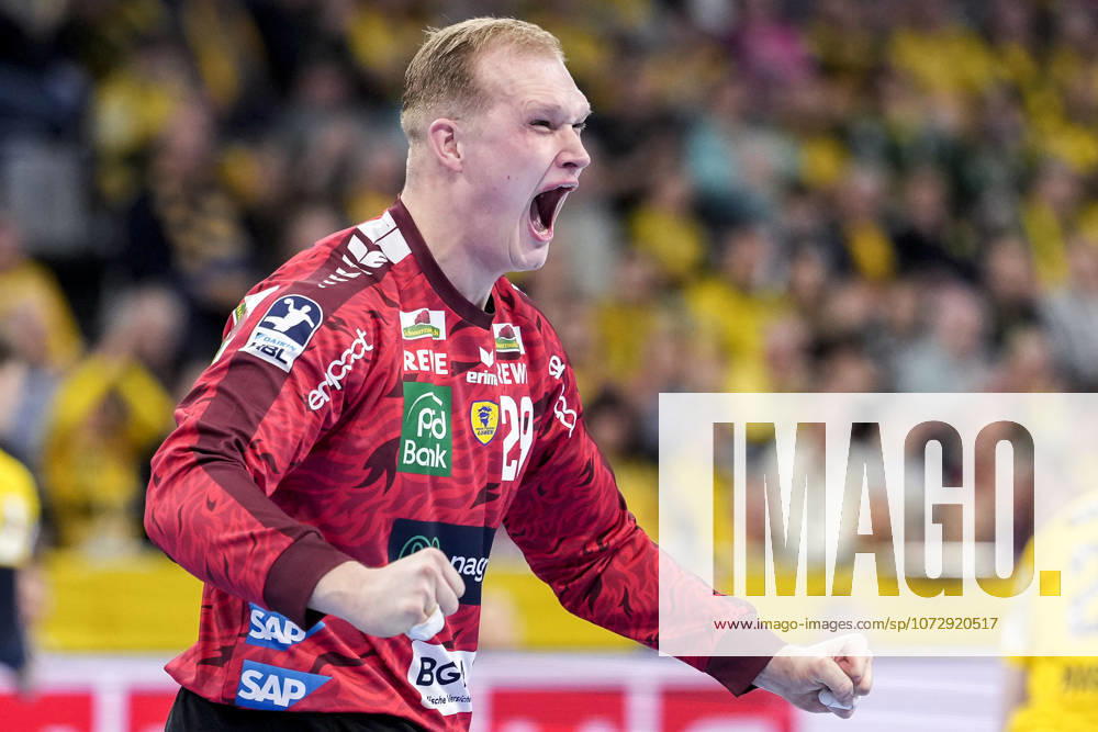 David Späth (Torwart, RNL, 29), Spieler der Rhein-Neckar-Löwen, Einzelbild, Einzelfoto, Aktion, Action, Jubel, jubeln, jubelt, celebration, Freude, freuen, freut sich, zuversichtlich, optimistisch, positiv, Spielszene, 20.02.2026, Mannheim (Deutschland), Handball, Bundesliga, Rhein-Neckar Löwen - TBV Lemgo Lippe