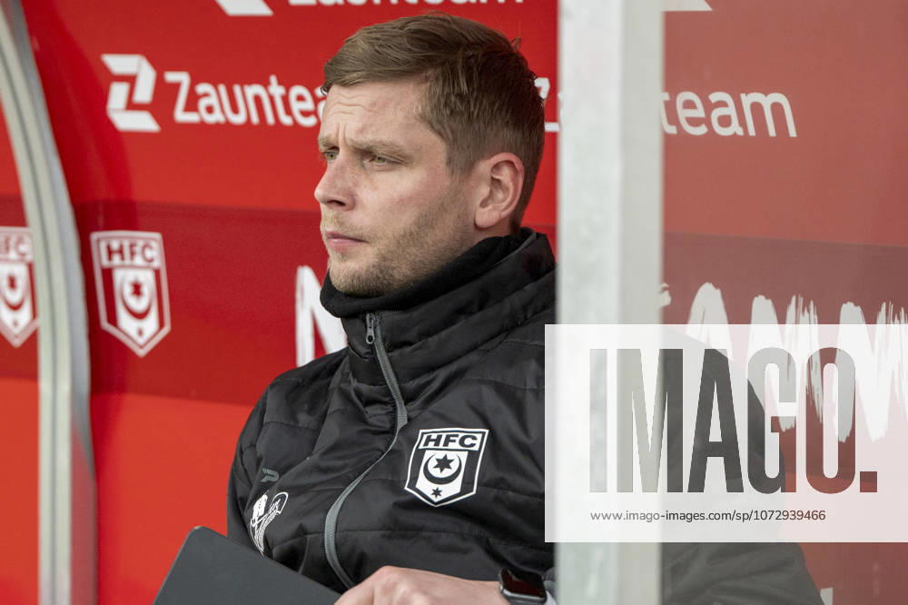 Regionalliga Nordost -Saison 25 26 Hallescher FC vs.Greifswalder FC Halle, Deutschland 21.Februar 2026: Im Bild:Trainer Robert Schröder Schroeder (Halle) Halle Saale Leuna Chemie Stadion Sachsen-Anhalt Deutschland