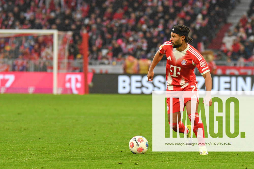 Serge Gnabry (7 Bayern) in Aktion beim Bundesligaspiel FC Bayern München - Eintracht Frankfurt am 21.02.2026.
