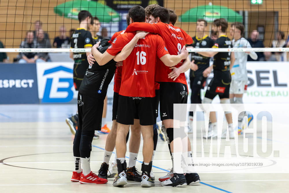 Team, Mannschaft, jubelt, Jubel, positive Emotionen, positive Emotion, SV Schwaig Volleyball - CERATONIA Volleys Eltmann , Volleyball, 2. Bundesliga Sued, 22. Spieltag, 21.02.2026 SV Schwaig Volleyball - CERATONIA Volleys Eltmann , Volleyball, 2. Bundesliga Sued, 22. Spieltag, 21.02.2026 Schwaig