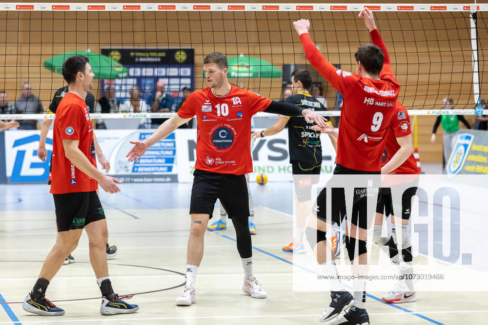 Team, Mannschaft, jubelt, Jubel, positive Emotionen, positive Emotion, Spielende, SV Schwaig Volleyball - CERATONIA Volleys Eltmann , Volleyball, 2. Bundesliga Sued, 22. Spieltag, 21.02.2026 SV Schwaig Volleyball - CERATONIA Volleys Eltmann , Volleyball, 2. Bundesliga Sued, 22. Spieltag, 21.02.2026 Schwaig