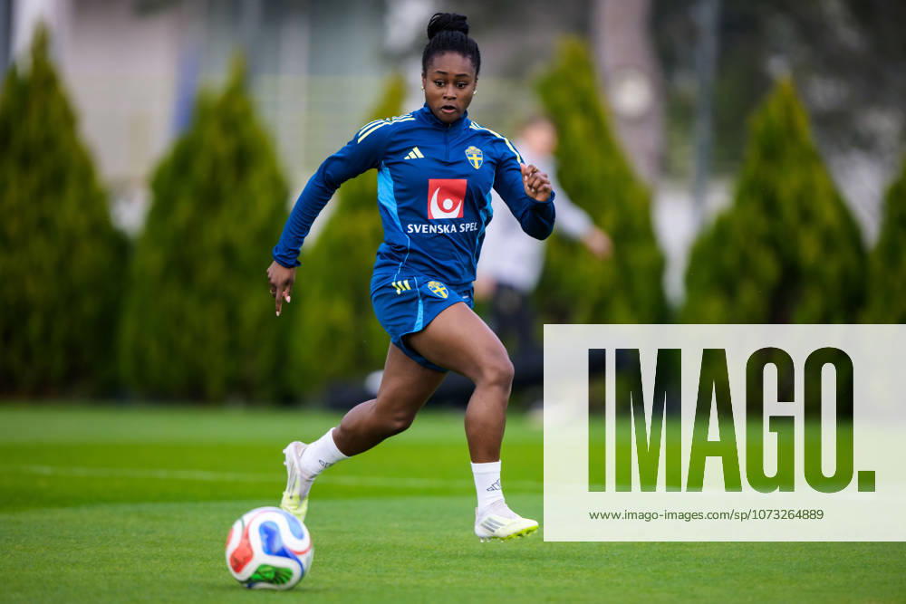 Monica Jusu Bah of the Swedish women s national football at a training session on February 25, 2026 in Albufeira. Photo: Ludvig Thunman BILDBYRAN kod LT LT0773 fotboll football soccer fotball träning practice training sverige sweden dam bbeng