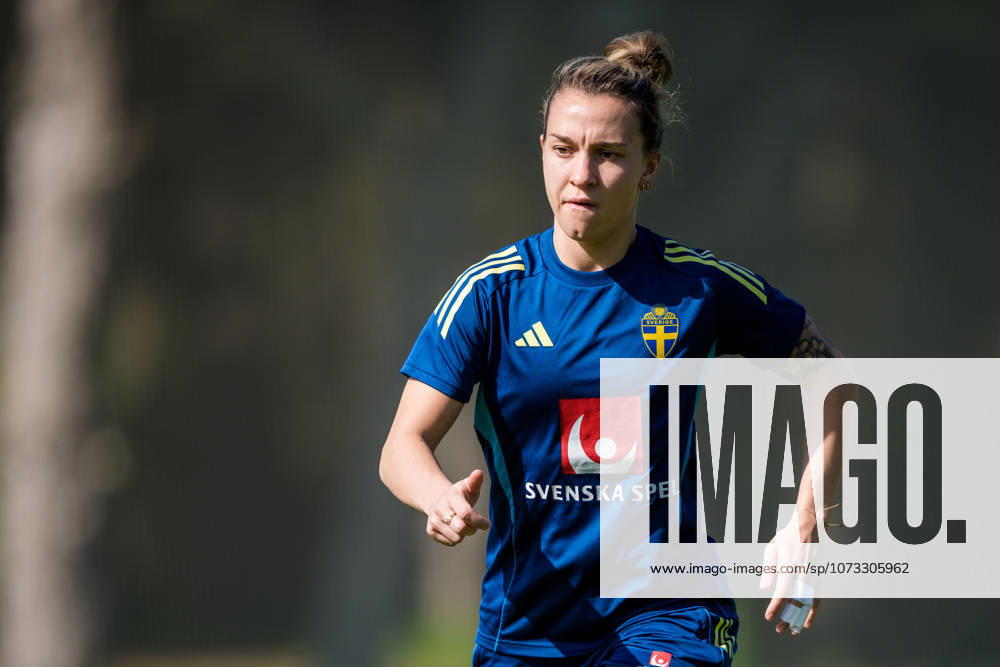 Julia Zigiotti Olme of the Swedish women s national football team at a training session on February 26, 2026 in Albuferia. Photo: Ludvig Thunman BILDBYRAN kod LT LT0774 fotboll football soccer fotball träning practice training sverige sweden dam bbeng