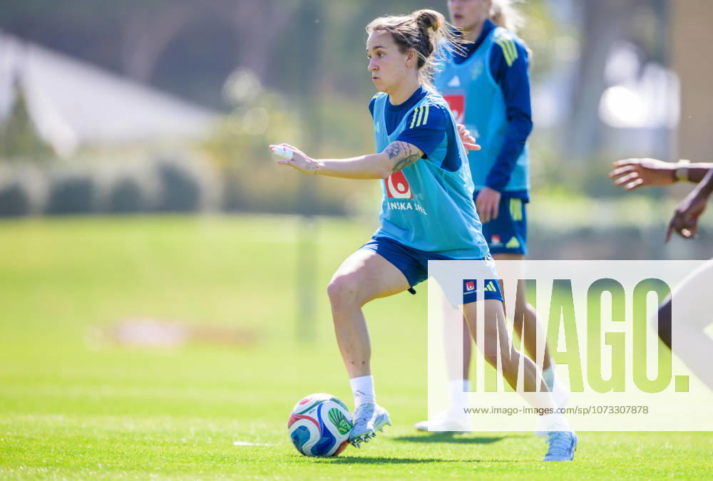 Julia Zigiotti Olme of the Swedish women s national football team at a training session on February 26, 2026 in Albuferia. Photo: Ludvig Thunman BILDBYRAN kod LT LT0774 fotboll football soccer fotball träning practice training sverige sweden dam bbeng