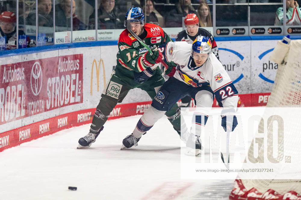 Kampf um den Puck Zweikampf zwischen Donald D.J. Busdeker (Augsburger Panther, 14) und Ville Pokka (EHC Red Bull Muenchen, 22) GER, Augsburger Panther vs. EHC Red Bull Muenchen, Eishockey, DEL, 46. Spieltag, Saison 2025 2026, 27.02.2026. GER, Augsburger Panther vs. EHC Red Bull Muenchen, Eishockey, DEL, 46. Spieltag, Saison 2025 2026, 27.02.2026. Augsburg