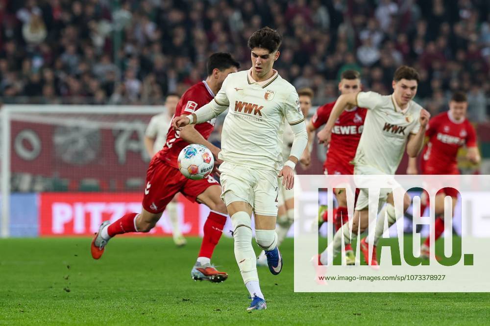 Rodrigo Ribeiro 21 (FC Augsburg), FC Augsburg vs. 1. FC Koeln, Fussball, 1. Bundesliga, 24. Spieltag, 27.02.2026 DFB regulations prohibit any use of photographs as image sequences and or quasi-video Augsburg Bayern Deutschland