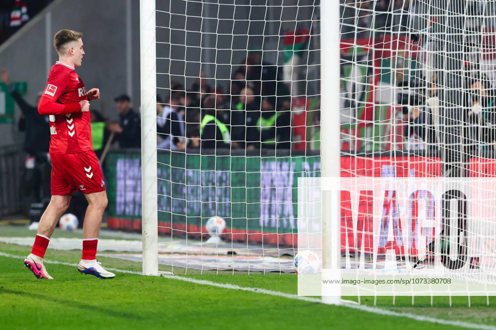 Team (FC Augsburg) Tor zum 2 : 0 beim Spiel zwischen FC Augsburg v 1.FC Köln, Fußball, Herren, Bundesliga, 2025 2026, 24.Spieltag am 27.02.2026 in Augsburg, WWK ARENA. DFL and DFB regulations prohibit any use of photographs as image sequences and or quasi-video. Bayern Deutschland