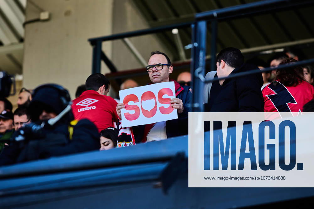 Rayo Vallecano vs Athletic Club de Bilbao - LaLiga EA Sports - 28 02 2026 Fans protest against Raul Martin Presa, president of Rayo Vallecano during the LaLiga EA Sports match between Rayo Vallecano and Athletic Club de Bilbao at Nuevo Vallecas Stadium on February 28, 2026 in Madrid, Spain. Madrid Spain