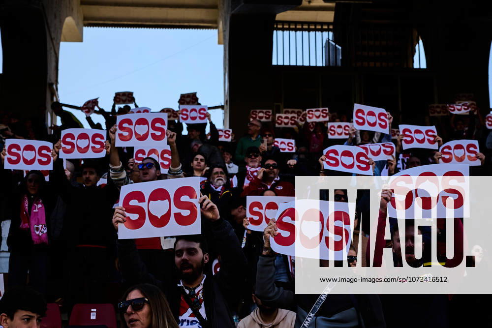 Rayo Vallecano vs Athletic Club de Bilbao - LaLiga EA Sports - 28 02 2026 Fans protest against Raul Martin Presa, president of Rayo Vallecano during the LaLiga EA Sports match between Rayo Vallecano and Athletic Club de Bilbao at Nuevo Vallecas Stadium on February 28, 2026 in Madrid, Spain. Madrid Spain