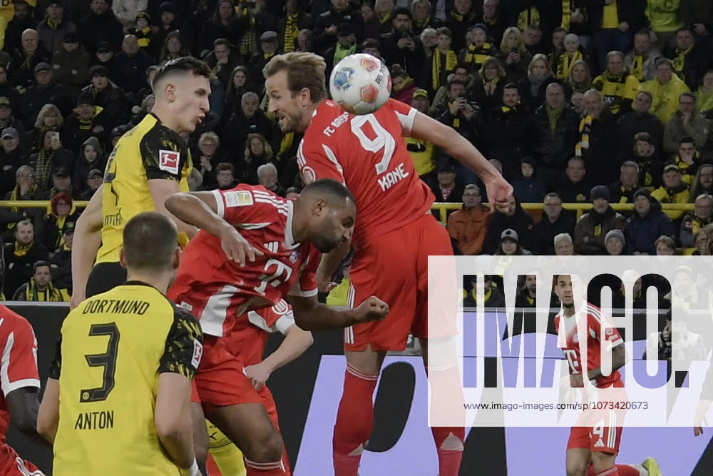 Nico Schlotterbeck (Dortmund 4) erzielt das Tor zum 1:0 28.02.2026 ¢ Fussball ¢ Borussia Dortmund vs FC Bayern Muenchen , Signal Iduna Park, Dortmund, DFB DFL REGULATIONS PROHIBIT ANY USE OF PHOTOGRAPHS AS IMAGE SEQUENCES AND OR QUASI-VIDEO