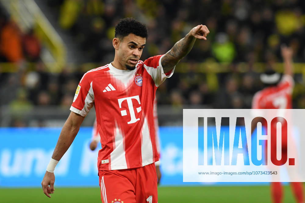 Luis Diaz (FC Bayern Muenchen) gestikuliert, gestik waehrend des Spiels der Bundesliga zwischen Borussia Dortmund und FC Bayern München, Signal Iduna Park am 28. February 2026 in Dortmund, Deutschland. (Foto von Ralf Treese DeFodi Images) +++ Luis Diaz (FC Bayern Muenchen) gestures during the Bundesliga match between Borussia Dortmund and FC Bayern München at Signal Iduna Park on February 28, 2026 in Dortmund, Germany. (Photo by Ralf Treese DeFodi Images) DFL regulations prohibit any use of photographs as image sequences and or quasi-video. (Photo by Ralf Treese DeFodi Images) -