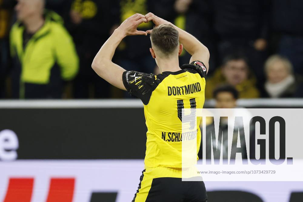 DORTMUND - Nico Schlotterbeck of Borussia Dortmund celebrates the 1-0 goal during the Bundesliga match between Borussia Dortmund and FC Bayern Munich at Signal Iduna Park stadium on February 28, 2025, in Dortmund, Germany. MAURICE VAN STEEN ANP Bundesliga 2025-2026 ANPxSportx xMauricexvanxSteenxIVx 552034693 originalFilename: 552034693