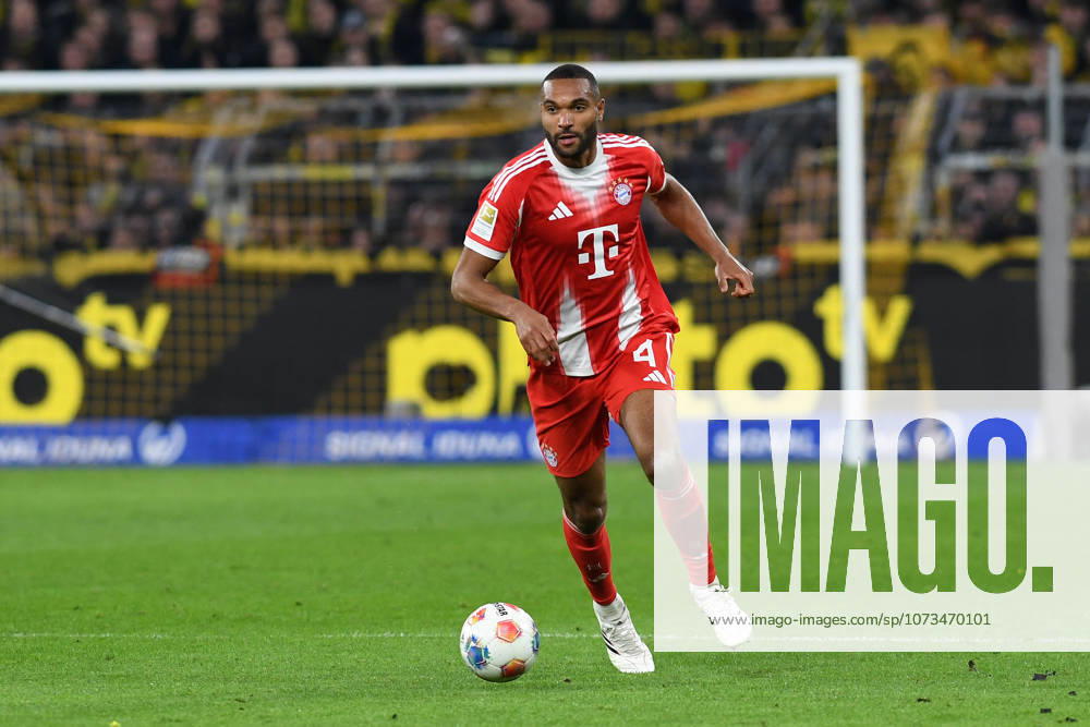 Jonathan Tah (FC Bayern Muenchen) in Aktion, am Ball, Einzelaktion waehrend des Spiels der Bundesliga zwischen Borussia Dortmund und FC Bayern München, Signal Iduna Park am 28. February 2026 in Dortmund, Deutschland. (Foto von Ralf Treese DeFodi Images) +++ Jonathan Tah (FC Bayern Muenchen) controls the ball during the Bundesliga match between Borussia Dortmund and FC Bayern München at Signal Iduna Park on February 28, 2026 in Dortmund, Germany. (Photo by Ralf Treese DeFodi Images) DFL regulations prohibit any use of photographs as image sequences and or quasi-video. (Photo by Ralf Treese DeFodi Images) -