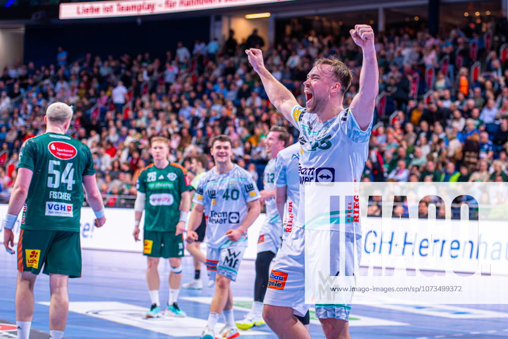 (v.l.), TSV Hannover-Burgdorf (grün) gegen FRISCH AUF! Göppingen (weiß) am 23. Spieltag der Saison 2025 2026 in der DAIKIN Handball-Bundesliga (01.03.2026, ZAG Arena (Hannover, GER),