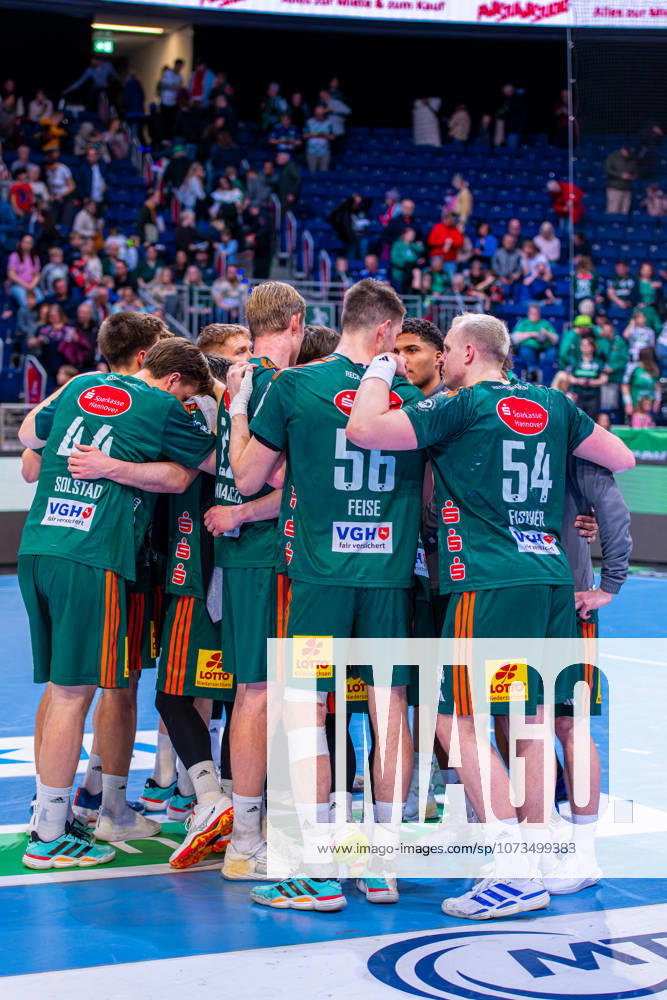 (v.l.), TSV Hannover-Burgdorf (grün) gegen FRISCH AUF! Göppingen (weiß) am 23. Spieltag der Saison 2025 2026 in der DAIKIN Handball-Bundesliga (01.03.2026, ZAG Arena (Hannover, GER),