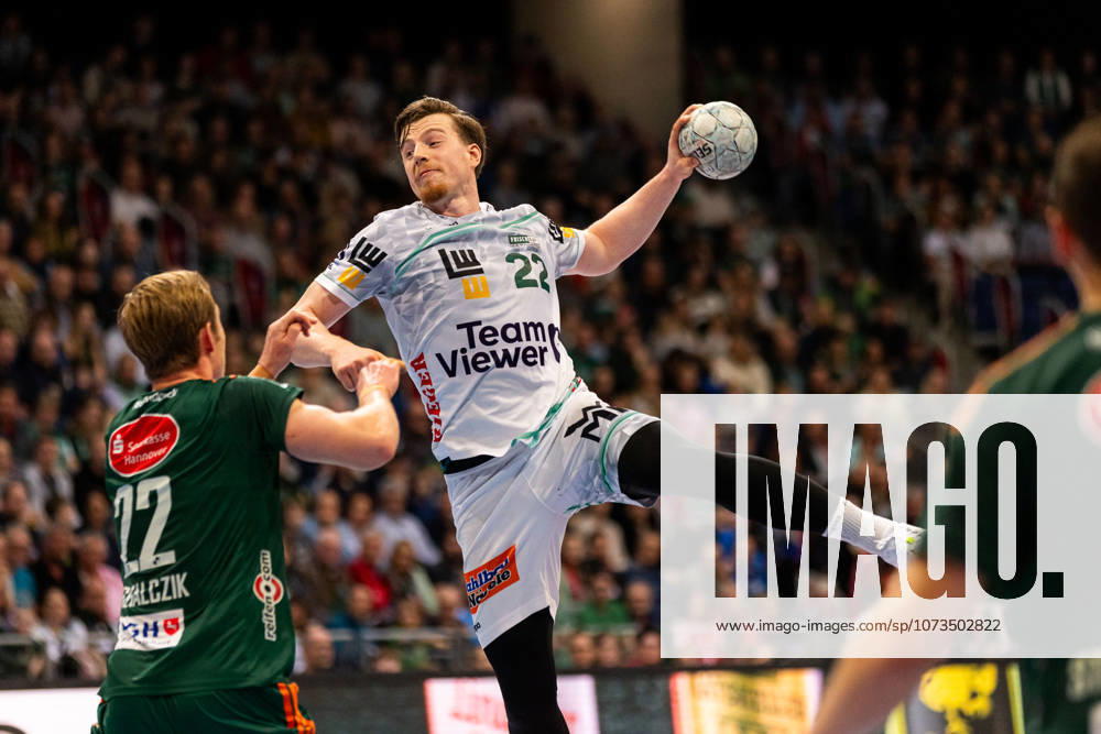 Erik PERSSON (FRISCH AUF! Goeppingen, 22) erzielt ein Tor, Aktion, Torwurf GER, TSV Hannover-Burgdorf vs. FRISCH AUF! Goeppingen, Handball, Bundesliga, 23. Spieltag, Spielzeit 2025 2026, 01.03.2026, GER, TSV Hannover-Burgdorf vs. FRISCH AUF! Goeppingen, Handball, Bundesliga, 23. Spieltag, Spielzeit 2025 2026, 01.03.2026, Hannover