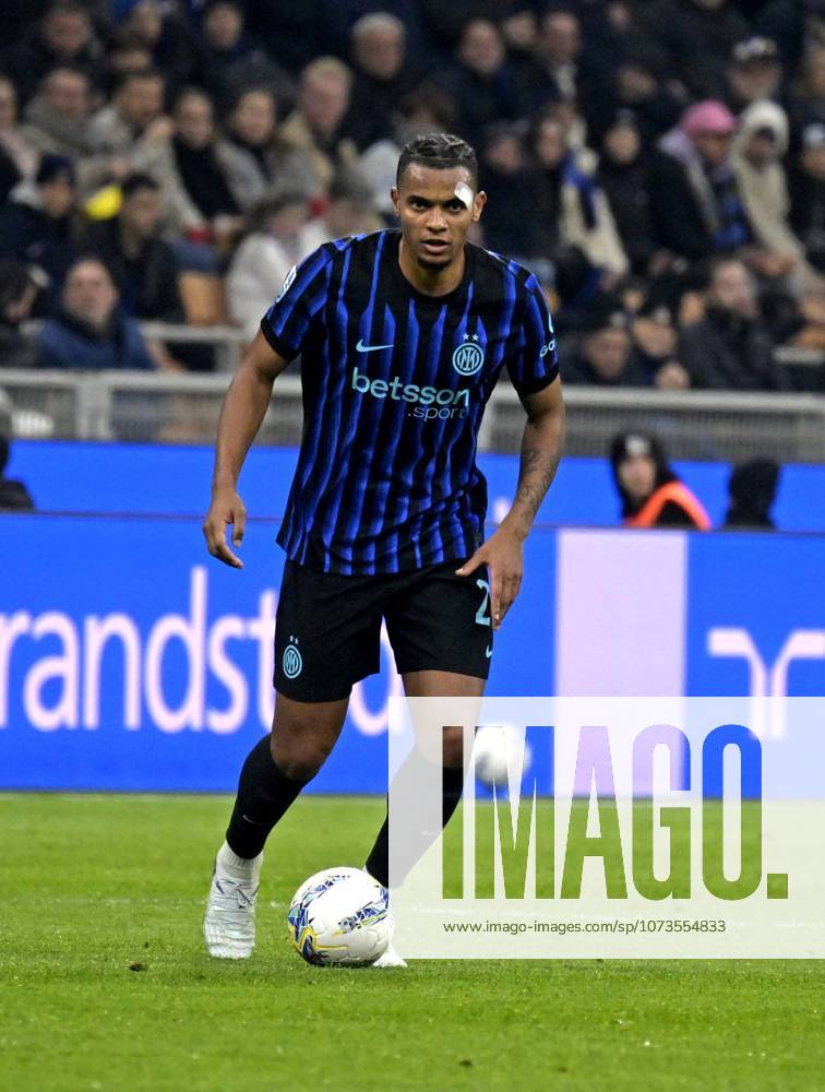 Foto IPP Paolo Bona Milano 28 02 2026 Campionato Serie A di Calcio stagione 2025 2026 partita Inter-Genoa Nella foto Manuel Akanji Italy Photo Press Worldwide Copyright italy ITALY