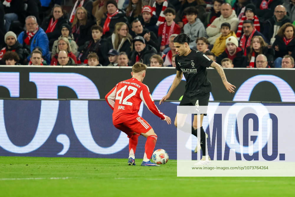 Kevin Diks (Borussia Mönchengladbach, 04) mit Lennart Karl (FC Bayern Muenchen, 42), GER, FC Bayern Muenchen vs. Borussia Mönchengladbach, Fussball, Bundesliga, 25. Spieltag, Saison 2025 2026, 06.03.2026, , GER, FC Bayern Muenchen vs. Borussia Mönchengladbach, Fussball, Bundesliga, 25. Spieltag, Saison 2025 2026, 06.03.2026 Muenchen