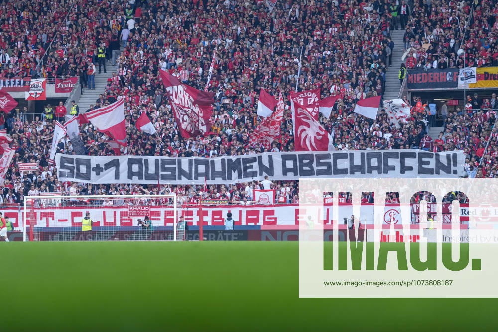 Spruchband der Fans und Ultras auf der Tribüne, Banner, 50+1 Ausnahmen abschaffen , Deutschland, Fussball, 1. Bundesliga, 25.Spieltag, 2025 2026, SC Freiburg vs. Bayer 04 Leverkusen, 07.03.2026, Europa-Park Stadion, Freiburg, Deutschland DFL REGULATIONS PROHIBIT ANY USE OF PHOTOGRAPHS AS IMAGE SEQUENCES AND OR QUASI-VIDEO. Freiburg Europa-Park Stadion Baden-Württemberg Deutschland