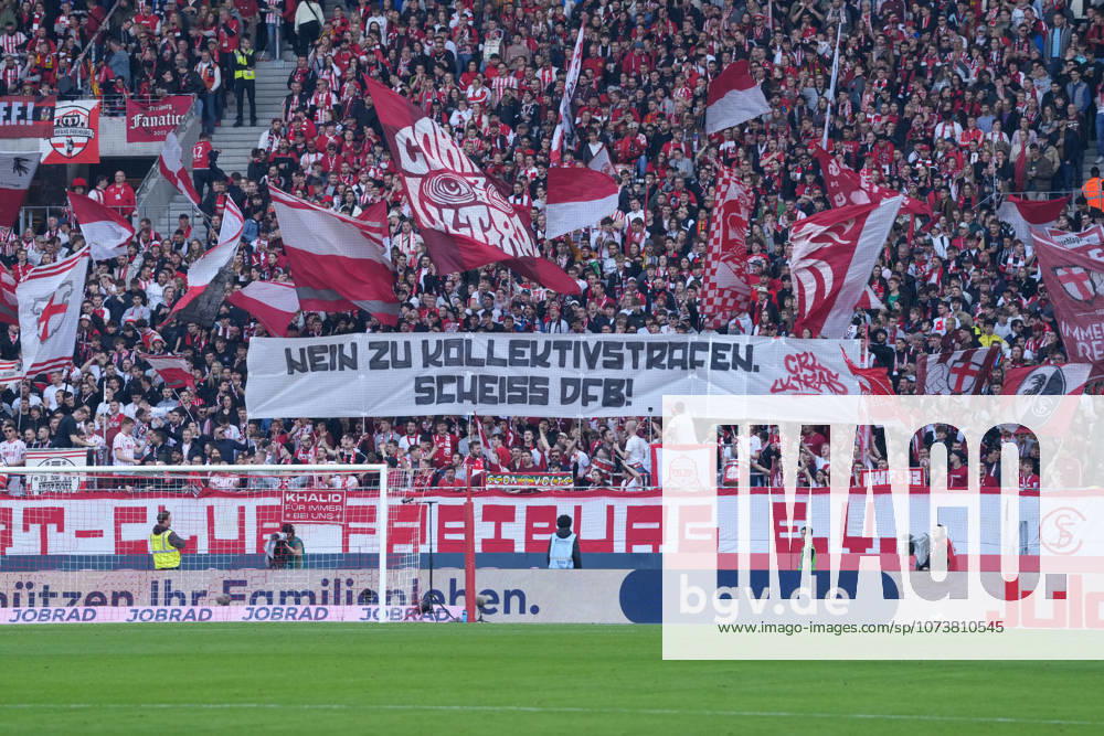 Spruchband der Fans und Ultras auf der Tribüne, Banner, gegen Kollektivstrafen , Deutschland, Fussball, 1. Bundesliga, 25.Spieltag, 2025 2026, SC Freiburg vs. Bayer 04 Leverkusen, 07.03.2026, Europa-Park Stadion, Freiburg, Deutschland DFL REGULATIONS PROHIBIT ANY USE OF PHOTOGRAPHS AS IMAGE SEQUENCES AND OR QUASI-VIDEO. Freiburg Europa-Park Stadion Baden-Württemberg Deutschland