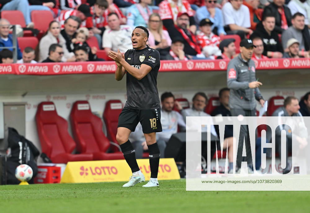 Fussball I Herren I Saison 2025-2026 I Bundesliga I 25. Spieltag I 1. FSV Mainz 05 - VFB Stuttgart I 07.03.2026 Jamie Leweling (18, VFB Stuttgart) motiviert sein Team Mainz MEWA Arena Rheinland-Pfalz Deutschland
