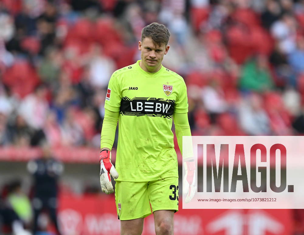 Fussball I Herren I Saison 2025-2026 I Bundesliga I 25. Spieltag I 1. FSV Mainz 05 - VFB Stuttgart I 07.03.2026 Alexander Nübel (33, VFB Stuttgart) nach dem 2:2 Gegentreffer Mainz MEWA Arena Rheinland-Pfalz Deutschland