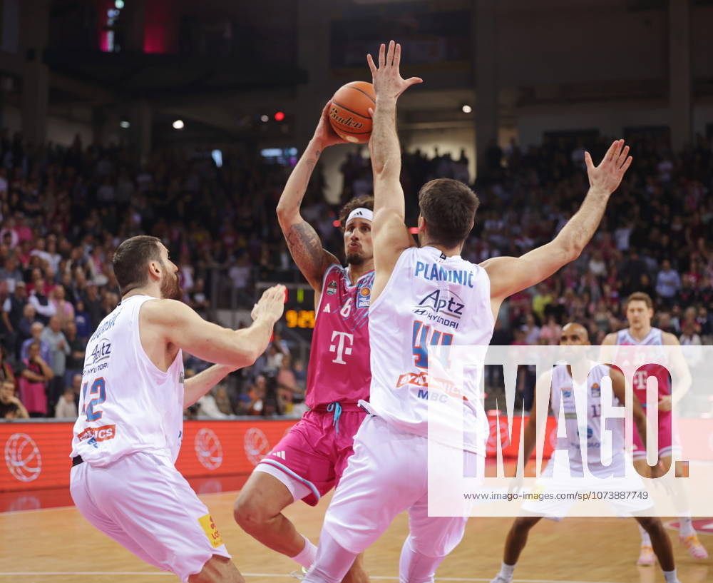 Michael Kessens Telekom Baskets Bonn vs. SYNTAINICS MBC 23. Speiltag - Saison 2025 26
