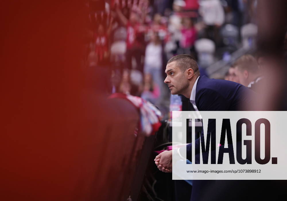 Trainer Marko Stankovic Telekom Baskets Bonn vs. SYNTAINICS MBC 23. Speiltag - Saison 2025 26