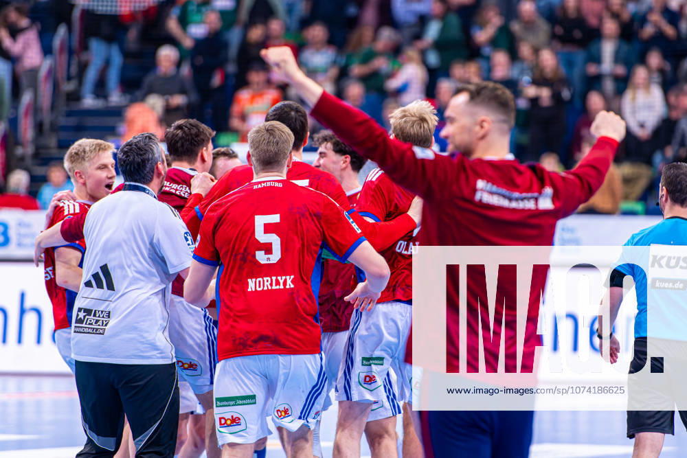 (v.l.), TSV Hannover-Burgdorf (grün) gegen HSV Hamburg (weiß) am 25. Spieltag der Saison 2025 2026 in der DAIKIN Handball-Bundesliga (13.03.2026, ZAG Arena (Hannover, GER),