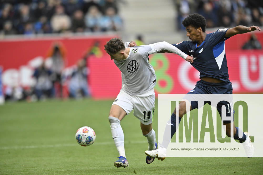 Zweikampf, Aktion Bernardo TSG 1899 Hoffenheim (13) gegen Jesper Lindstrom Lindstroem VfL Wolfsburg (19) TSG 1899 Hoffenheim vs VfL Wolfsburg WOB 14.03.2026 DFL REGULATIONS PROHIBIT ANY USE OF PHOTOGRAPHS AS IMAGE SEQUENCES AND OR QUASI-VIDEO TSG 1899 Hoffenheim vs VfL Wolfsburg WOB