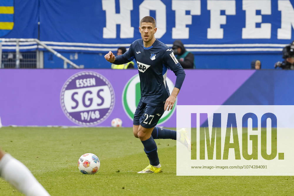 Andrej Kramaric (TSG Hoffenheim, 27) am Ball , Deutschland, Fussball, 1. Bundesliga, 26.Spieltag, 2025 2026, TSG Hoffenheim vs. VfL Wolfsburg, 14.03.2026, Sinsheim PreZero Arena Deutschland