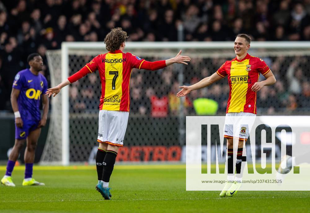 DEVENTER - Mathis Suray of Go Ahead Eagles celebrates his goal (1-0) with Jakob Breum of Go Ahead Eagles during the Dutch Eredivisie match between Go Ahead Eagles and NAC Breda at De Adelaarshorst on March 15, 2026 in Deventer, the Netherlands. SONNY LENSEN ANP Eredivisie 2025-2026 ANPxSportx IVx 553415667 originalFilename: 553415667