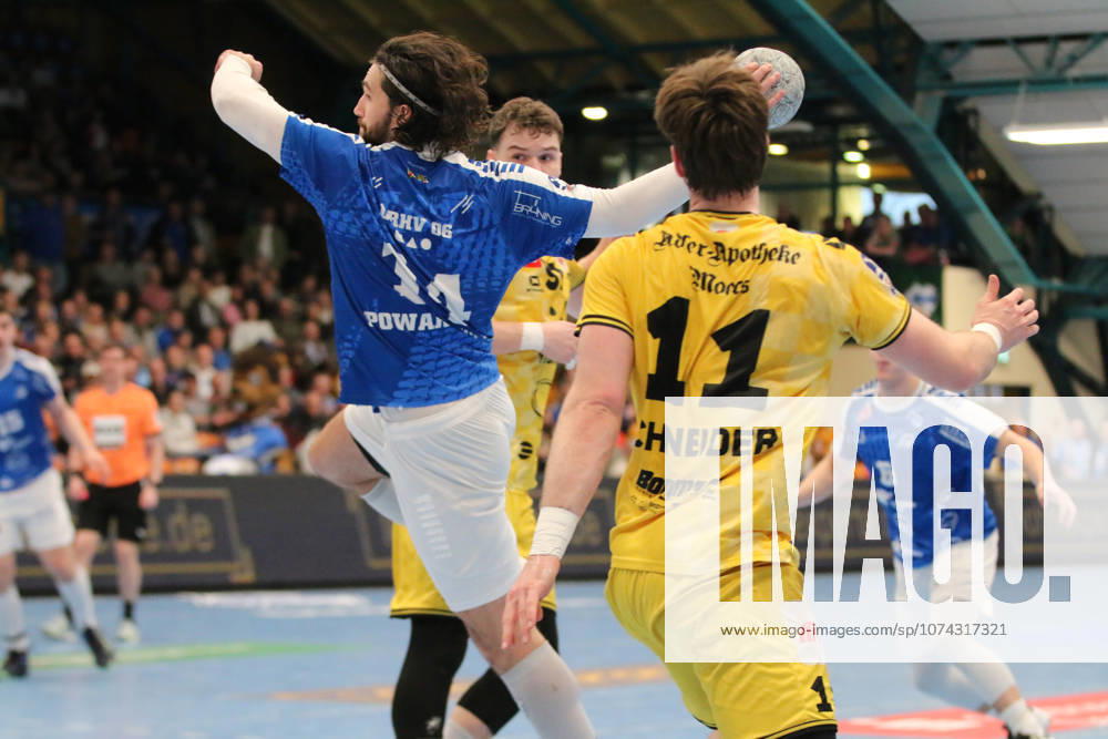 Handball Herren 2025 2026 2. Handball-Bundesliga 24. Spieltag Dessau-Roßlauer HV 06 - HSG Krefeld Niederrhein Anhalt Arena Dessau Jakub Powarzynski (Dessau, 14, blau) bei einem Wurf. Dessau-Roßlau Sachsen-Anhalt Deutschland