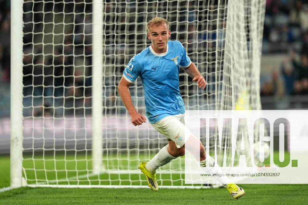 Gustav Isaksen of SS Lazio celebrates after scoring the goal of 1-0 during the Serie A 2025 2026 football match between SS Lazio and AC Milan at Stadio Olimpico in Rome (Italy), March 15, 2026. AntoniettaxBaldassarre