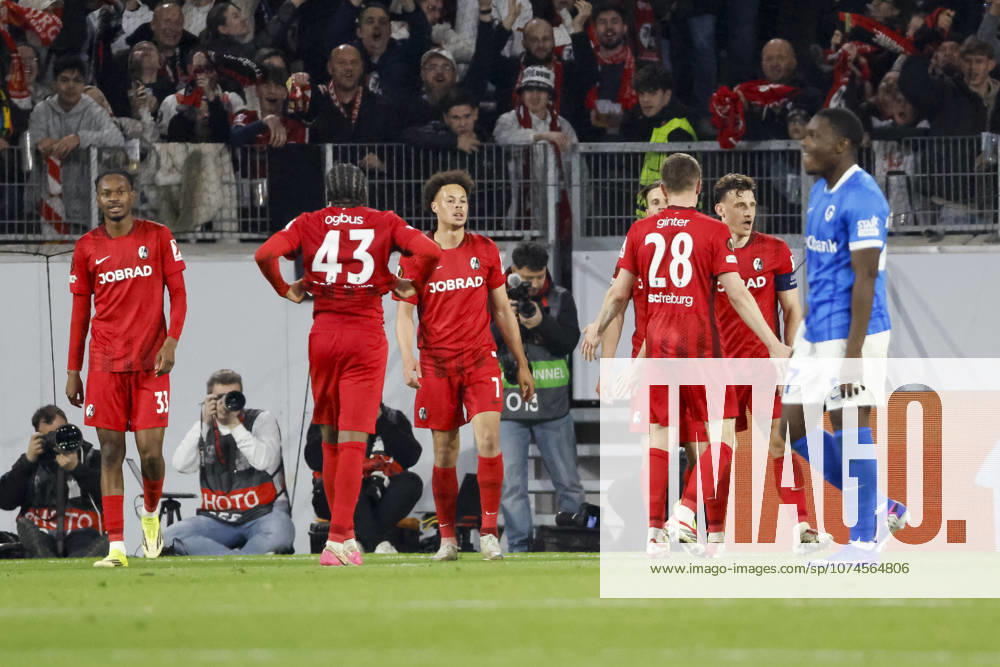 Torjubel SC Freiburg beim 5:1 durch Maximilian Eggestein (SC Freiburg, 08) , Deutschland, Fussball, UEFA Europa League, Achtelfinale, 2025 2026, SC Freiburg vs. KRC Genk, 19.03.2026, Freiburg im Breisgau Europa-Park Stadion Deutschland