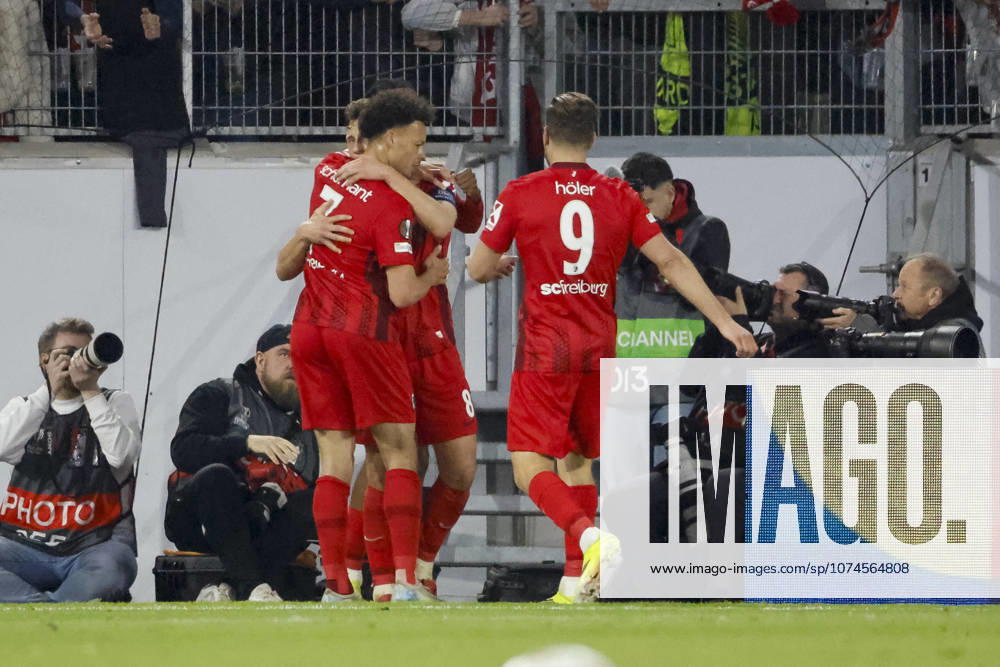 Torjubel SC Freiburg beim 5:1 durch Maximilian Eggestein (SC Freiburg, 08) , Deutschland, Fussball, UEFA Europa League, Achtelfinale, 2025 2026, SC Freiburg vs. KRC Genk, 19.03.2026, Freiburg im Breisgau Europa-Park Stadion Deutschland