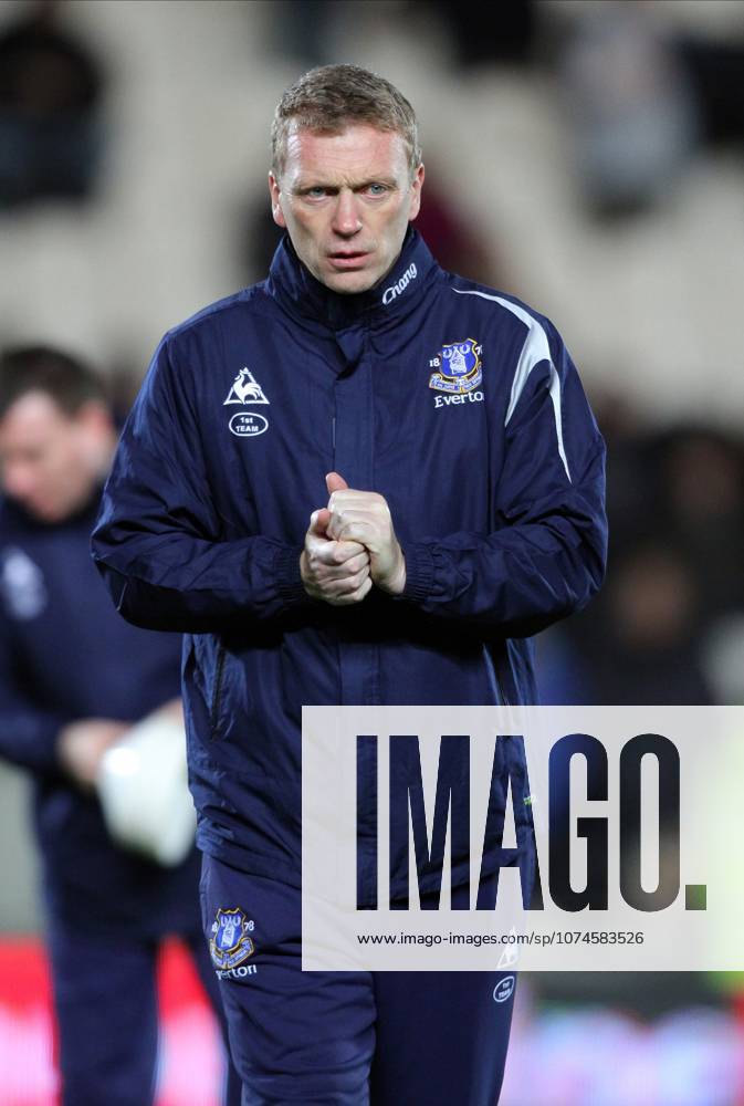 Hull City V Everton, Premier League David Moyes Manager of Everton on the side line bfore the Premier League match between Hull City and Everton at Kc Stadium on November 25, 2009 in Hull, England. Hull Kc Stadium England United Kingdom