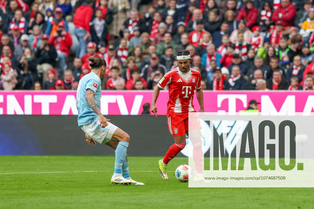 Serge Gnabry (FC Bayern Muenchen, 07) mit Christopher Trimmel (1. FC Union Berlin, 28), GER, FC Bayern Muenchen vs. 1. FC Union Berlin, Fussball, Bundesliga, 27. Spieltag, Saison 2025 2026, 21.03.2026, , GER, FC Bayern Muenchen vs. 1. FC Union Berlin, Fussball, Bundesliga, 27. Spieltag, Saison 2025 2026, 21.03.2026 Muenchen