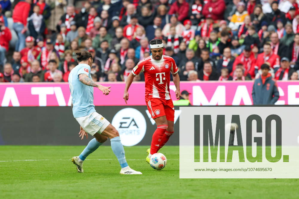 Serge Gnabry (FC Bayern Muenchen, 07) mit Christopher Trimmel (1. FC Union Berlin, 28), GER, FC Bayern Muenchen vs. 1. FC Union Berlin, Fussball, Bundesliga, 27. Spieltag, Saison 2025 2026, 21.03.2026, , GER, FC Bayern Muenchen vs. 1. FC Union Berlin, Fussball, Bundesliga, 27. Spieltag, Saison 2025 2026, 21.03.2026 Muenchen