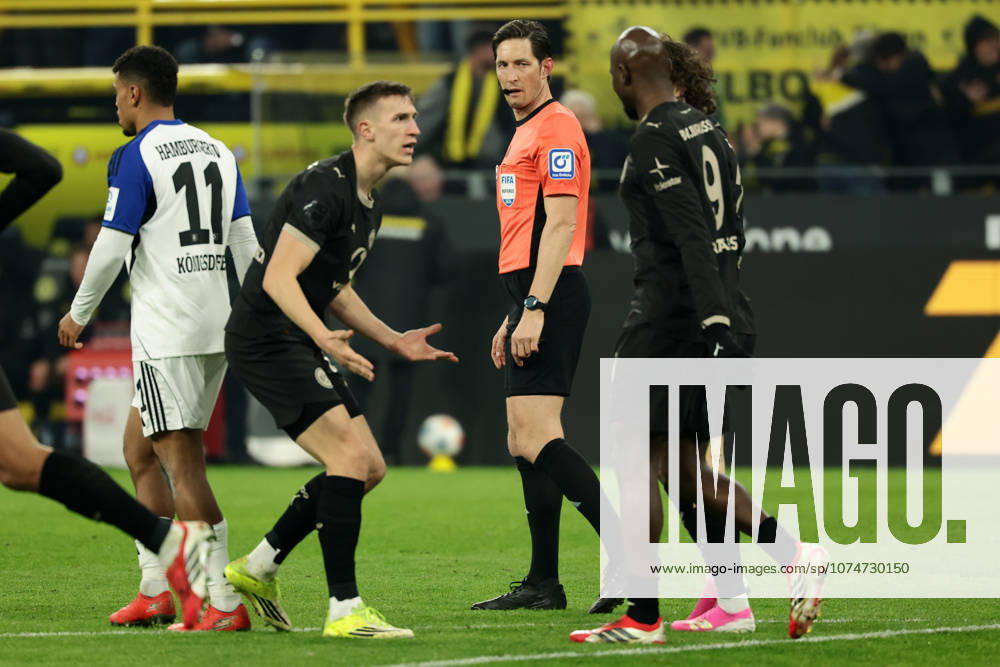 Dortmund, Germany, 21.03.26, Nico Schlotterbeck (Borussia Dortmund), Fabio Silva (Borussia Dortmund) und der Torschuetze zum 2:2 Serhou Guirassy (Borussia Dortmund) während des Spiels der 1. Bundesliga zwischen Borussia Dortmund - Hamburger SV im Signal Iduna Park in Dortmund. (Photo by Joachim Bywaletz) DFB DFL REGULATIONS PROHIBIT ANY USE OF PHOTOGRAPHS AS IMAGE SEQUENCES AND OR QUASI-VIDEO.