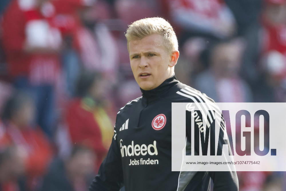 Jonathan Burkardt (Eintracht Frankfurt, 09) beim Aufwärmen vor Spielbeginn , Deutschland, Fussball, 1. Bundesliga, 27.Spieltag, 2025 2026, 1. FSV Mainz vs. Eintracht Frankfurt, 22.03.2026, Mainz Mewa Arena Rheinland-Pfalz Deutschland