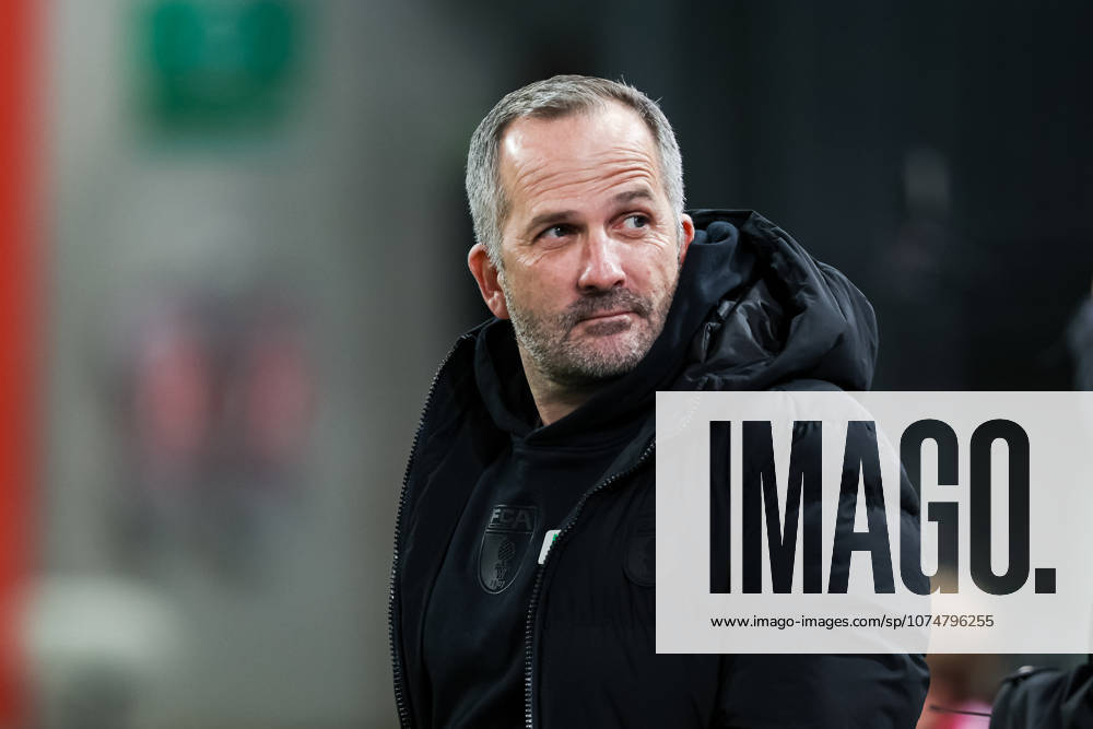 Manuel Baum (FC Augsburg, Cheftrainer) GER, FC Augsburg vs VfB Stuttgart, 1.Bundesliga Fussball, 27. Spieltag, Saison 2025 2026, 22.03.2026 DFB DFL REGULATIONS PROHIBIT ANY USE OF PHOTOGRAPHS AS IMAGE SEQUENCES AND OR QUASI-VIDEO GER, FC Augsburg vs VfB Stuttgart, 1.Bundesliga Fussball, 27. Spieltag, Saison 2025 2026, 22.03.2026 Augsburg